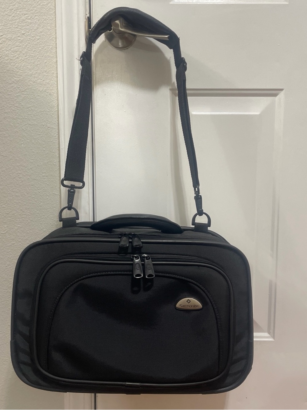 Samsonite Silhouette 7Carry - On Nite Luggage Black Shoulder Strap